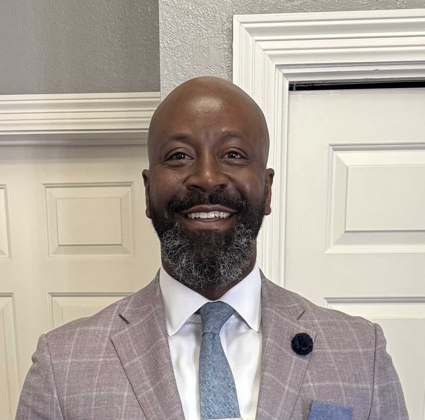 Miguel Bandy's headshot